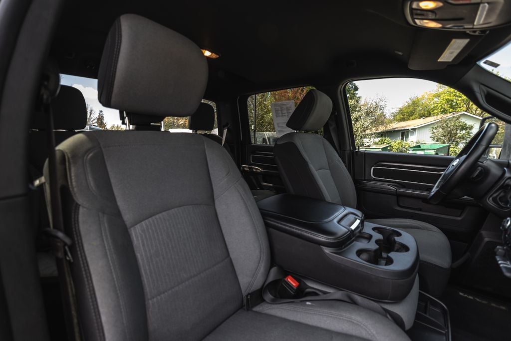 2024 RAM 3500 Big Horn Crew Cab 4x4 8' Box