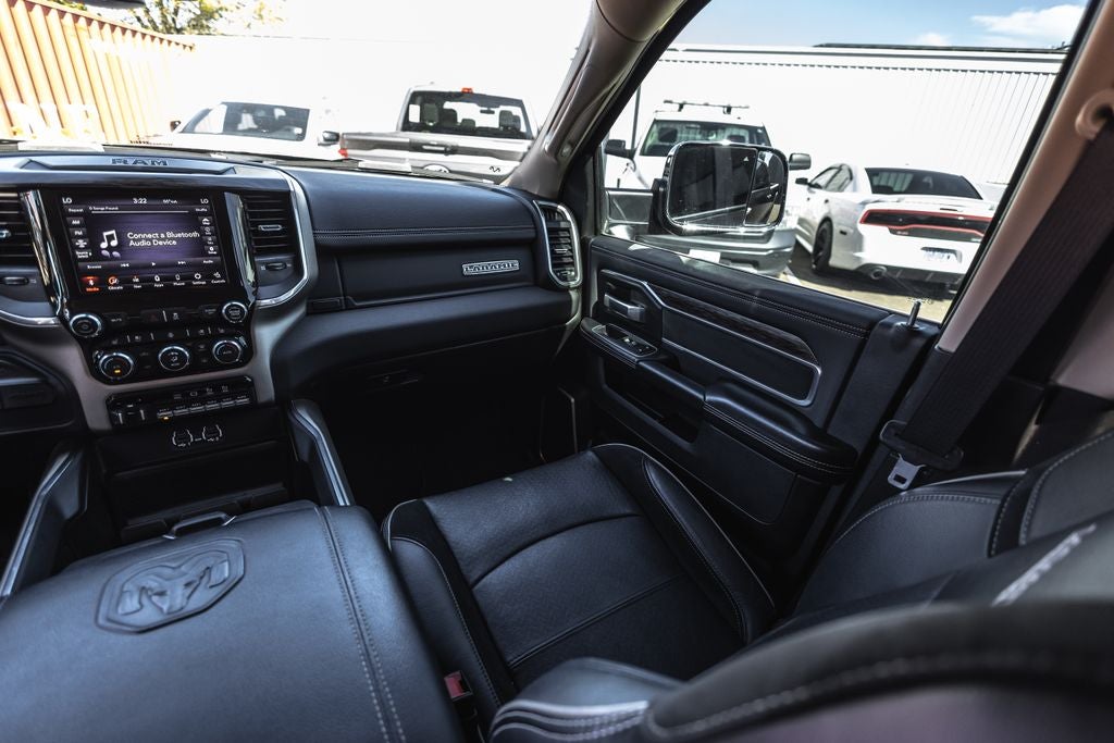 2020 RAM 3500 Laramie Crew Cab 4x4 8' Box