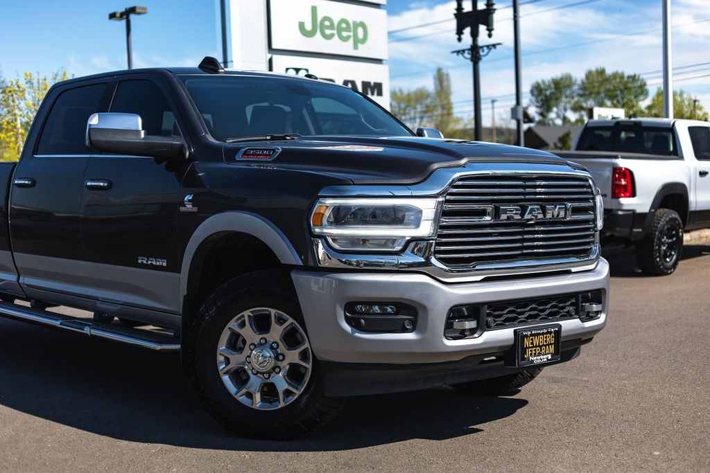 2020 RAM 3500 Laramie Crew Cab 4x4 8' Box