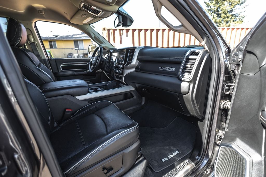 2020 RAM 3500 Laramie Crew Cab 4x4 8' Box
