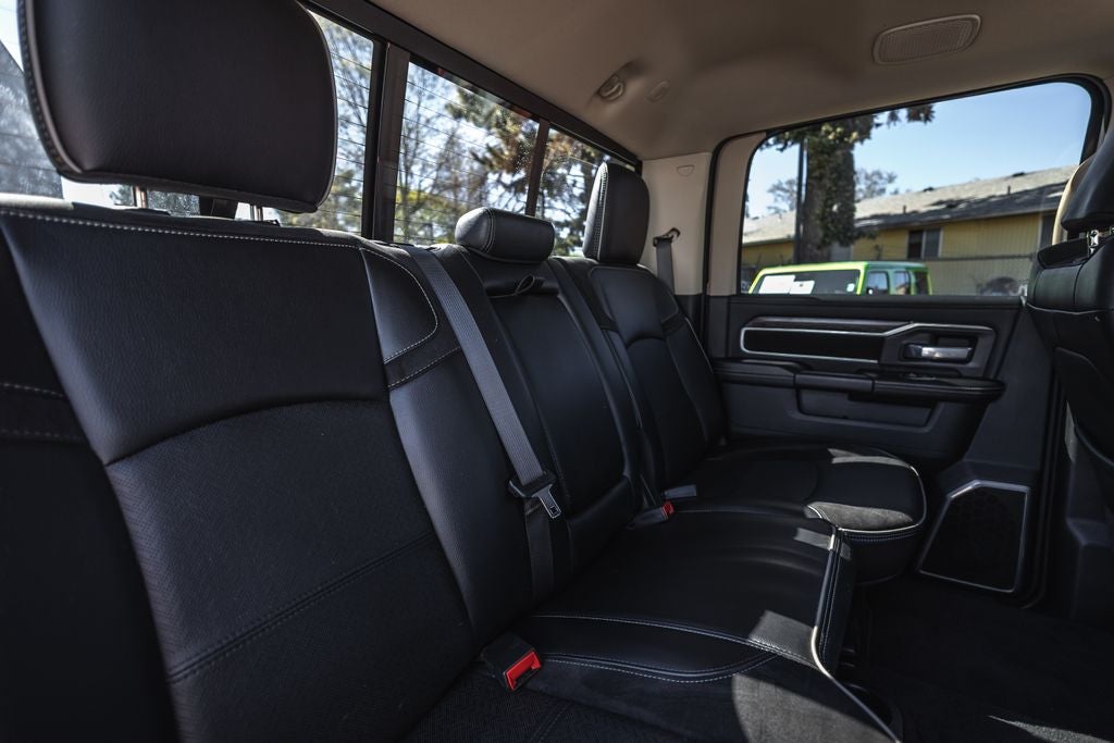 2020 RAM 3500 Laramie Crew Cab 4x4 8' Box