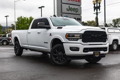 2022 RAM 3500 Limited Crew Cab 4x4 8' Box