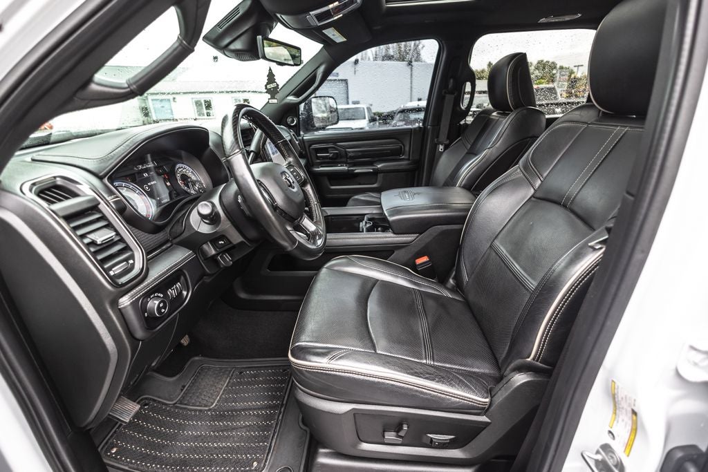 2022 RAM 3500 Limited Crew Cab 4x4 8' Box