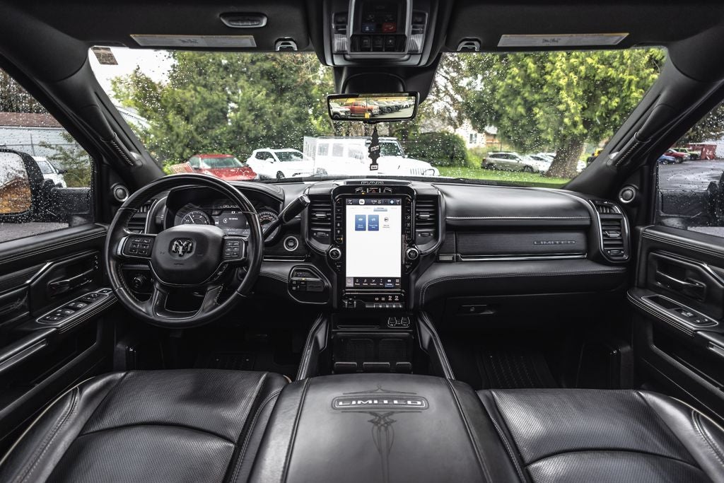 2022 RAM 3500 Limited Crew Cab 4x4 8' Box