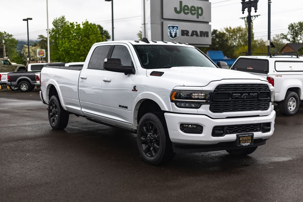 2022 RAM 3500 Limited Crew Cab 4x4 8' Box