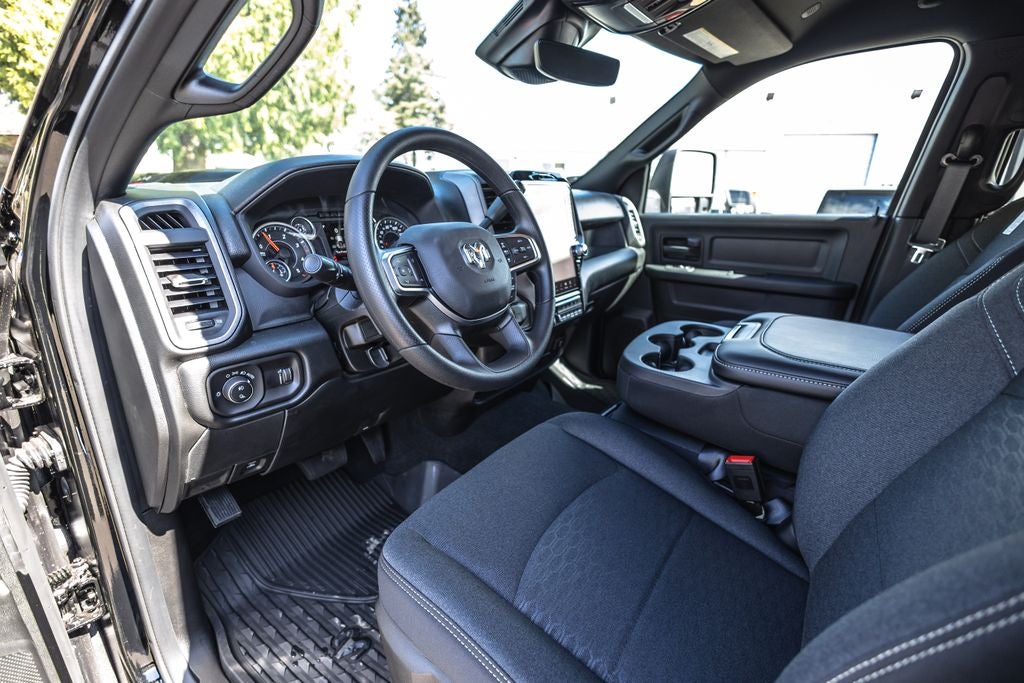 2026 RAM Ram 2500 RAM 2500 BLACK EXPRESS CREW CAB 4X4 6'4' BOX