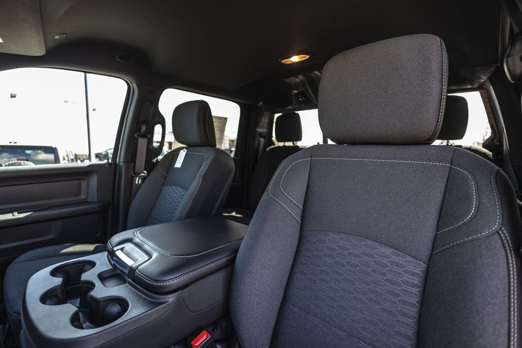 2026 RAM Ram 2500 RAM 2500 BLACK EXPRESS CREW CAB 4X4 6'4' BOX