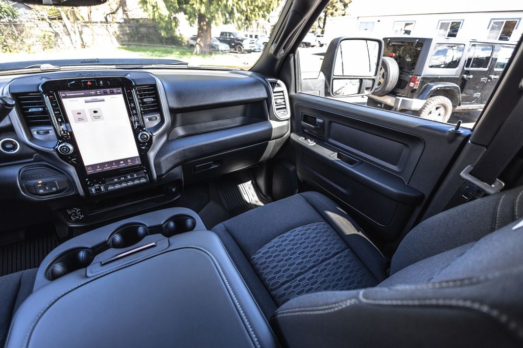 2026 RAM Ram 2500 RAM 2500 BLACK EXPRESS CREW CAB 4X4 6'4' BOX