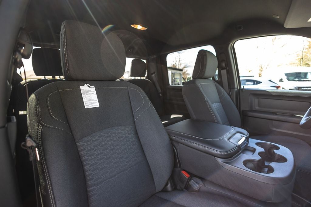 2026 RAM Ram 2500 RAM 2500 BLACK EXPRESS CREW CAB 4X4 6'4' BOX