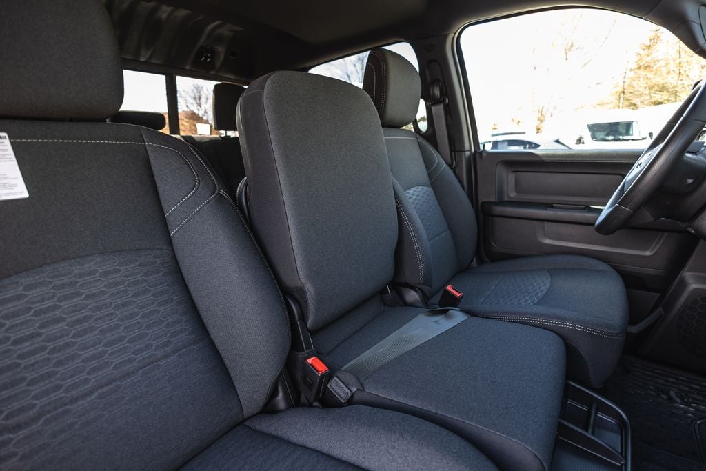 2026 RAM Ram 2500 RAM 2500 BLACK EXPRESS CREW CAB 4X4 6'4' BOX