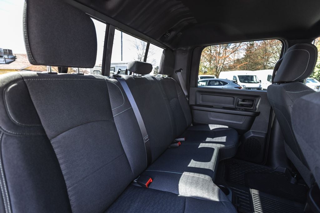 2026 RAM Ram 2500 RAM 2500 BLACK EXPRESS CREW CAB 4X4 6'4' BOX