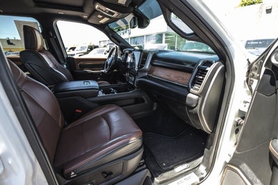 2020 RAM 3500 Laramie Longhorn Crew Cab 4x4 8' Box