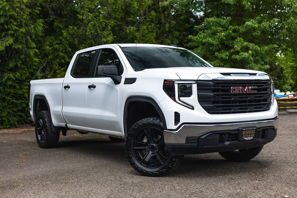 2024 GMC Sierra 4WD Crew Cab Standard Box Pro's photo