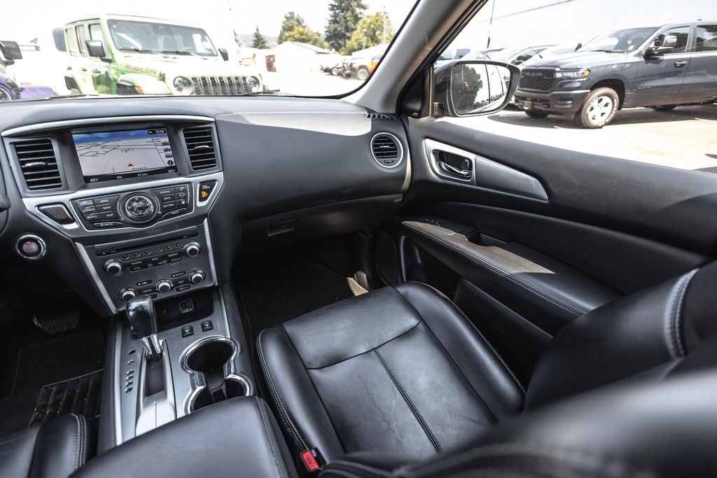 2019 Nissan Pathfinder SL