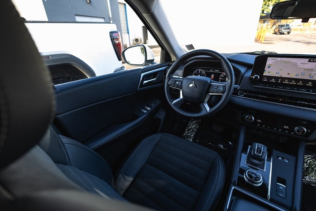 2023 Mitsubishi Outlander PHEV SE S-AWC