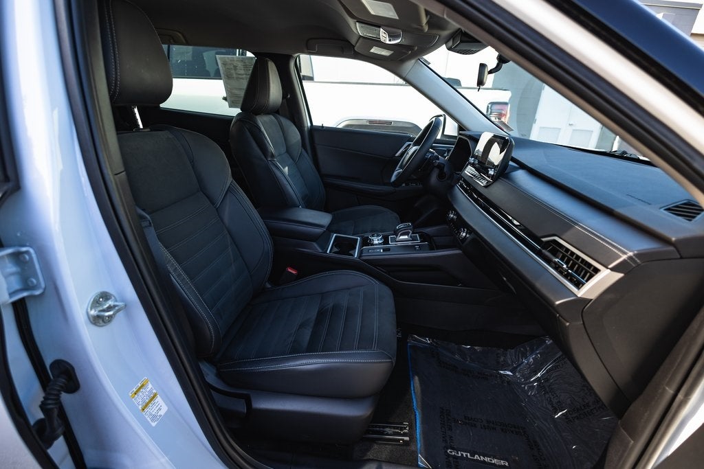 2023 Mitsubishi Outlander PHEV SE S-AWC