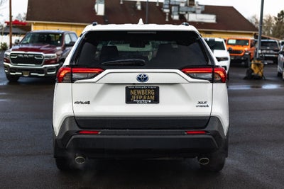 2020 Toyota RAV4 Hybrid XLE