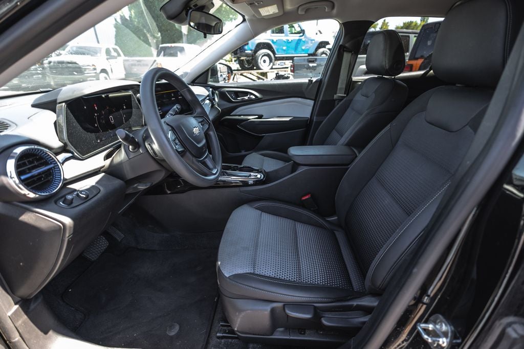 2024 Chevrolet Trax FWD LT