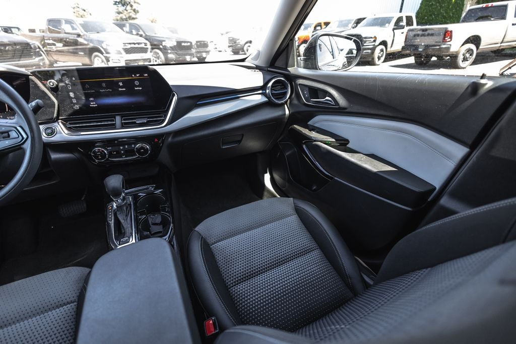 2024 Chevrolet Trax FWD LT